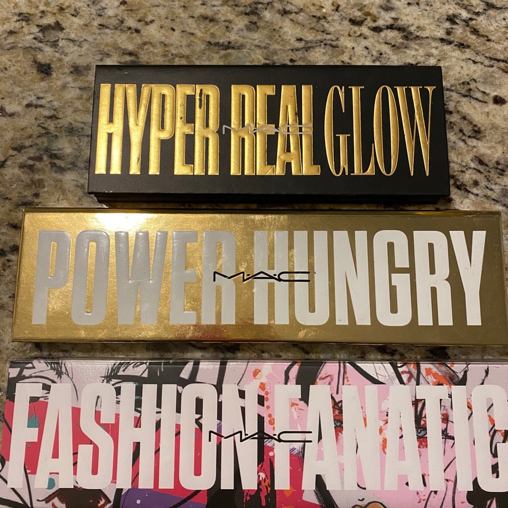 Never used before. MAC Pallets